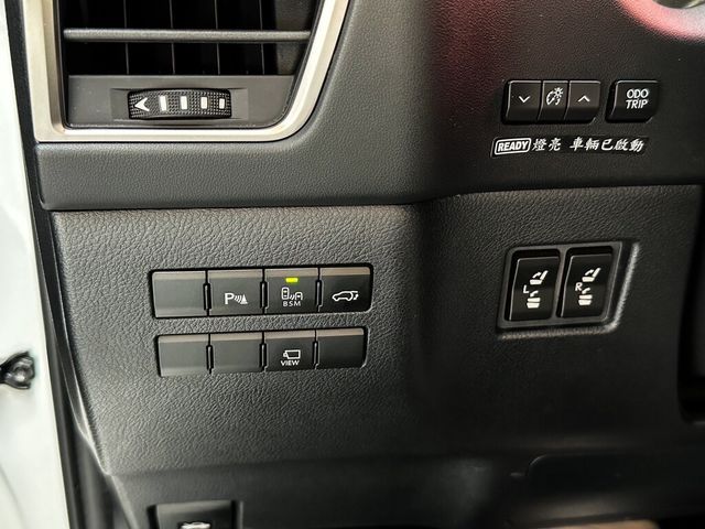 LEXUS凌志 NX300H  第14張相片