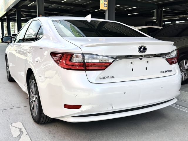 LEXUS凌志 ES300H  第5張相片