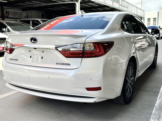 LEXUS凌志 ES300H  第7張相片