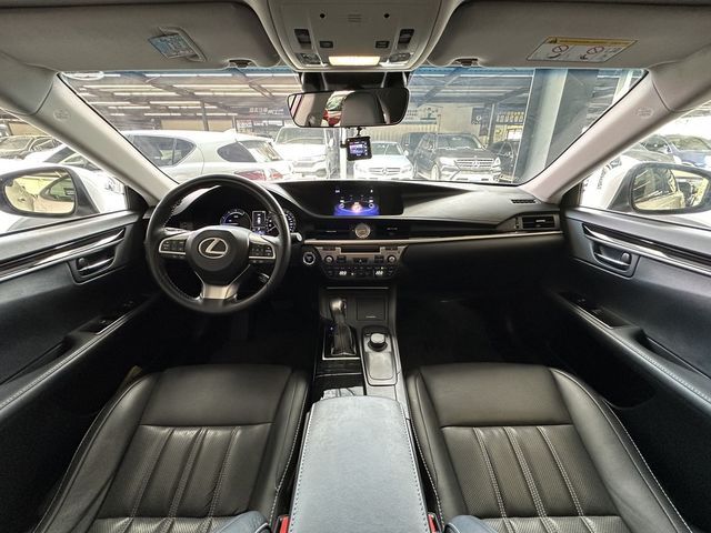 LEXUS凌志 ES300H  第31張相片