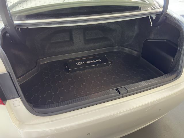 LEXUS凌志 ES300H  第37張相片
