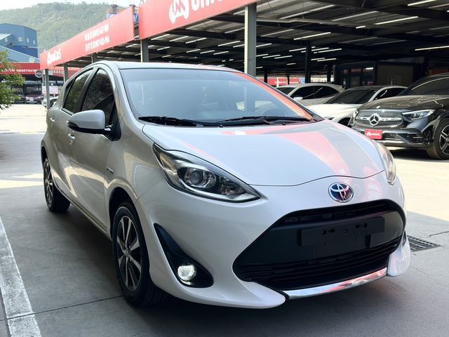 TOYOTA豐田 PRIUS C  第1張相片