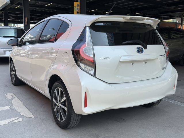 TOYOTA豐田 PRIUS C  第5張相片