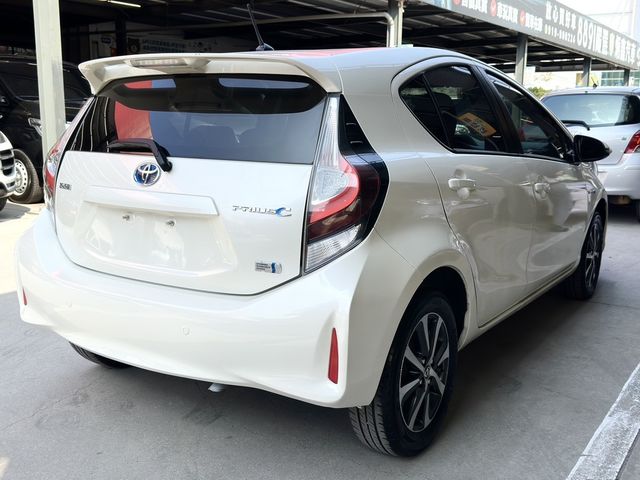 TOYOTA豐田 PRIUS C  第7張相片