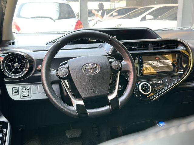 TOYOTA豐田 PRIUS C  第11張相片