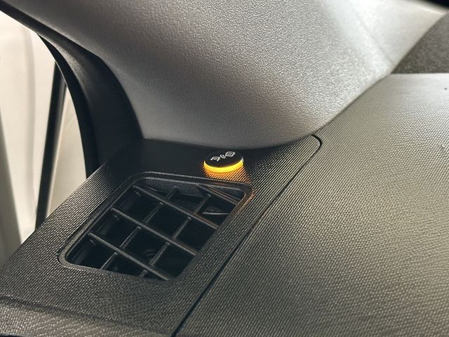 TOYOTA豐田 PRIUS C  第15張相片