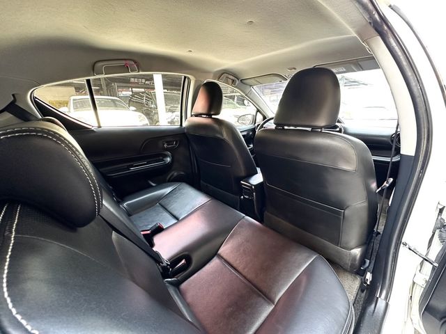 TOYOTA豐田 PRIUS C  第35張相片