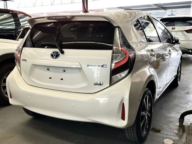 TOYOTA豐田 PRIUS C  第7張相片