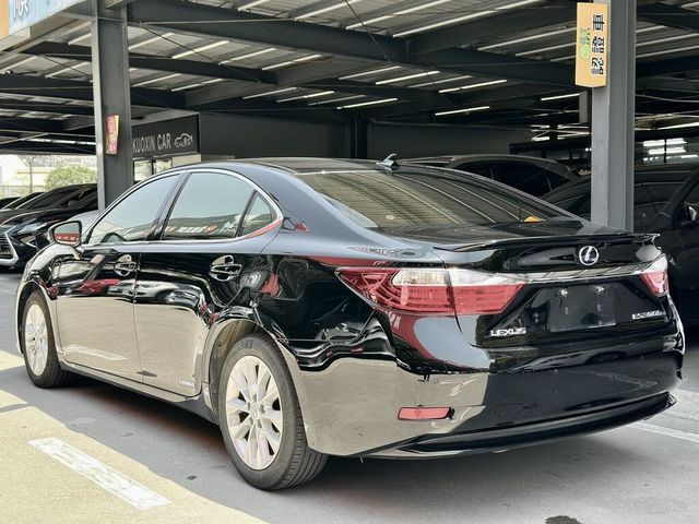 LEXUS凌志 ES300H  第2張相片