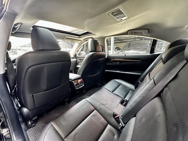 LEXUS凌志 ES300H  第19張相片