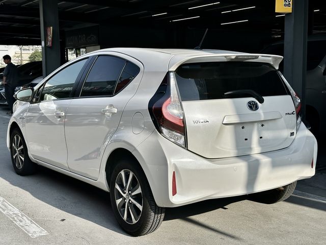 TOYOTA豐田 PRIUS C  第2張相片