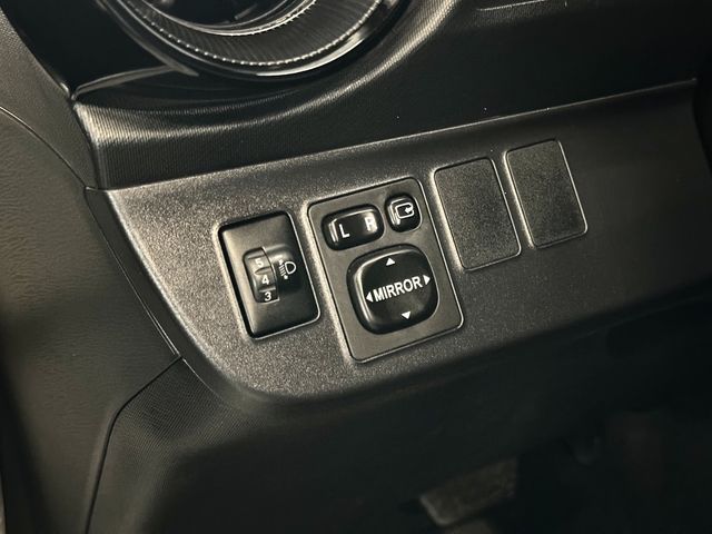 TOYOTA豐田 PRIUS C  第11張相片
