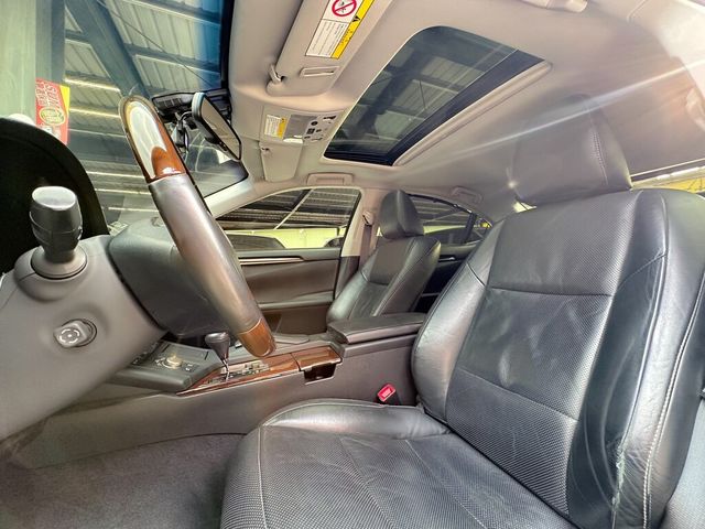 LEXUS凌志 ES300H  第5張相片