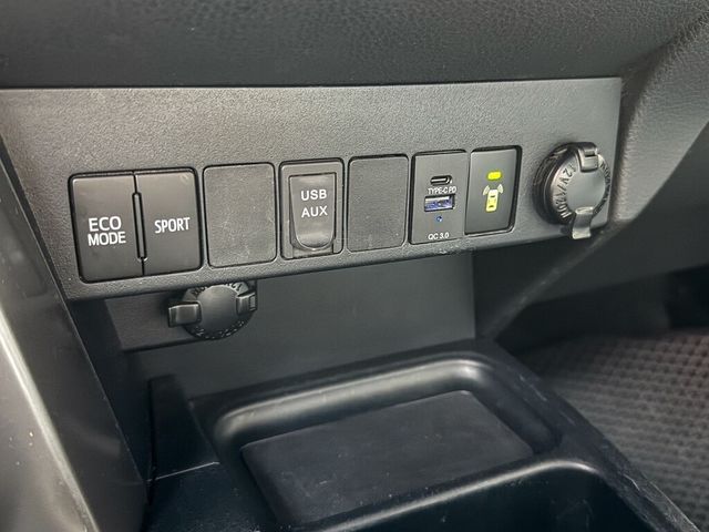 TOYOTA豐田 RAV4  第9張相片