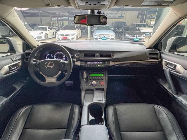 LEXUS凌志 CT200H  第14張相片