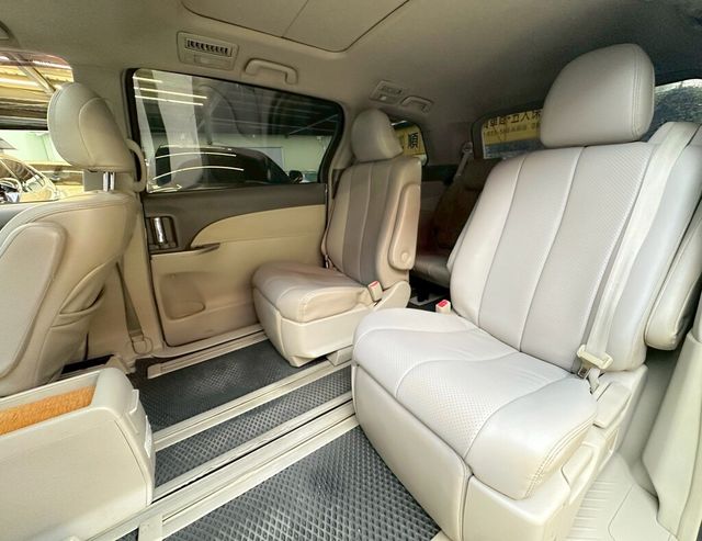 TOYOTA豐田 PREVIA  第10張相片
