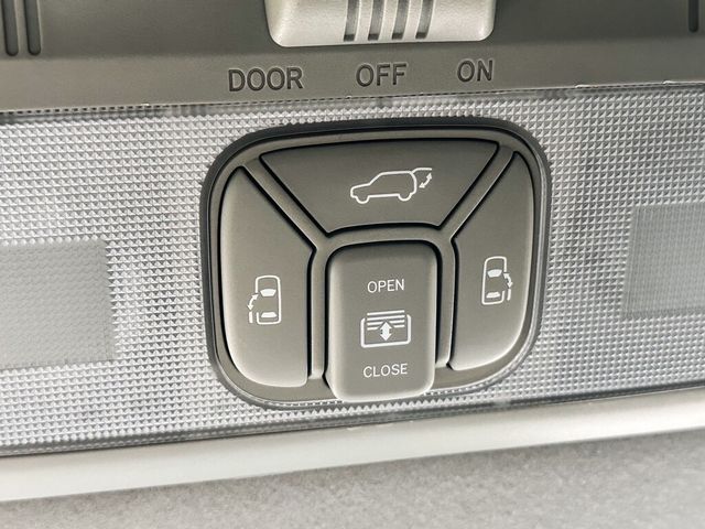 TOYOTA豐田 PREVIA  第15張相片