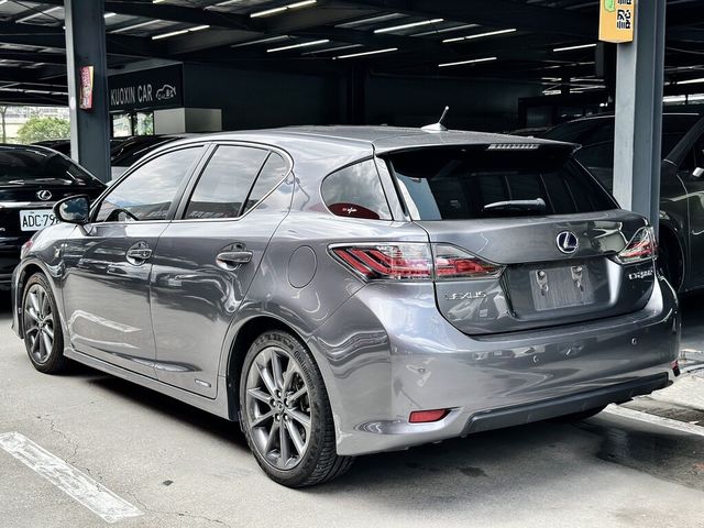 LEXUS凌志 CT200H  第5張相片