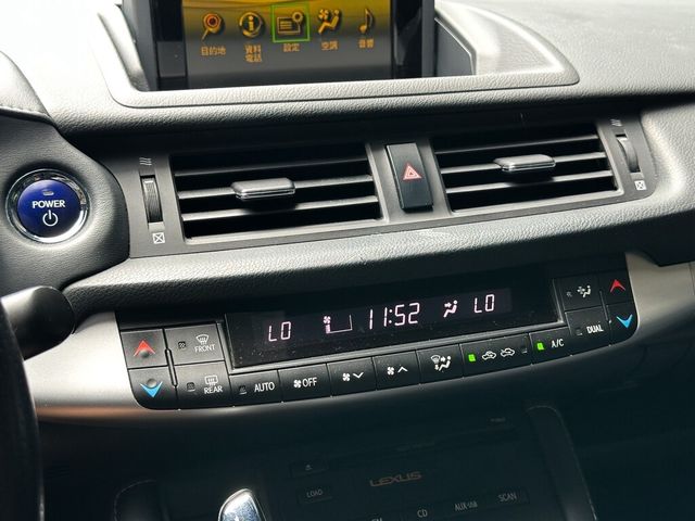 LEXUS凌志 CT200H  第14張相片