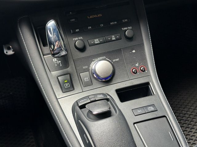 LEXUS凌志 CT200H  第15張相片