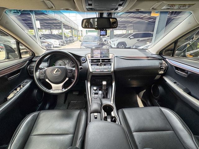 LEXUS凌志 NX300H  第14張相片