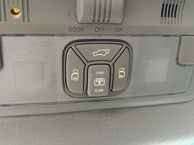 TOYOTA豐田 PREVIA  第11張相片