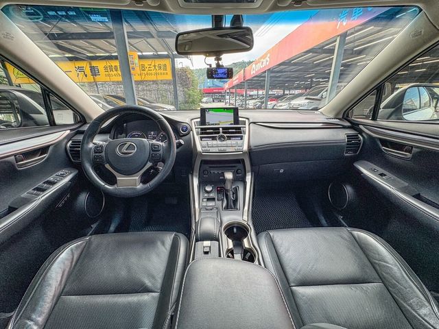 LEXUS凌志 NX300H  第13張相片