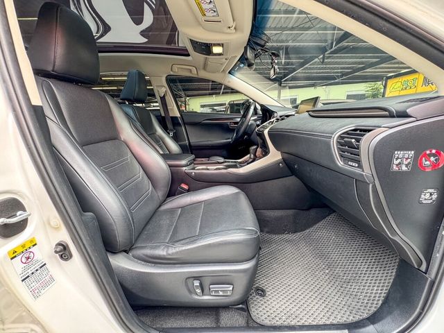 LEXUS凌志 NX300H  第14張相片