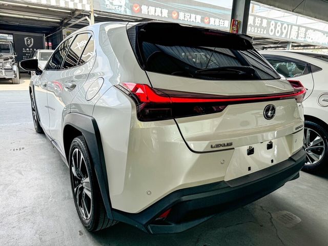 LEXUS凌志 UX200  第17張相片