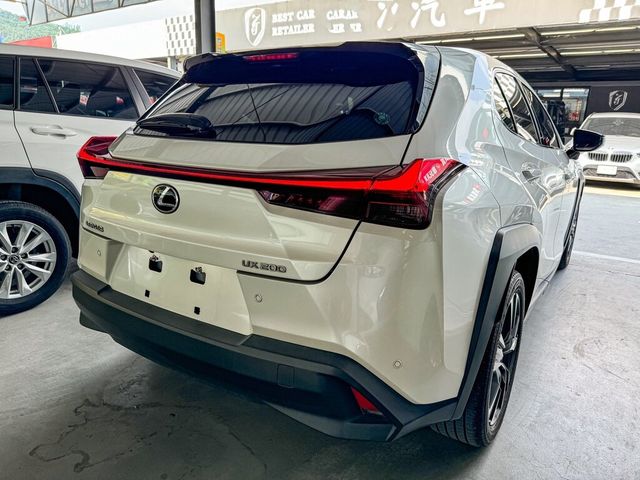 LEXUS凌志 UX200  第18張相片