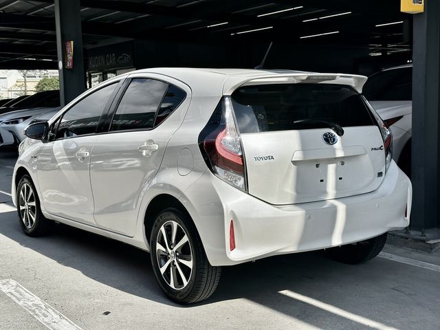 TOYOTA豐田 PRIUS C  第2張相片