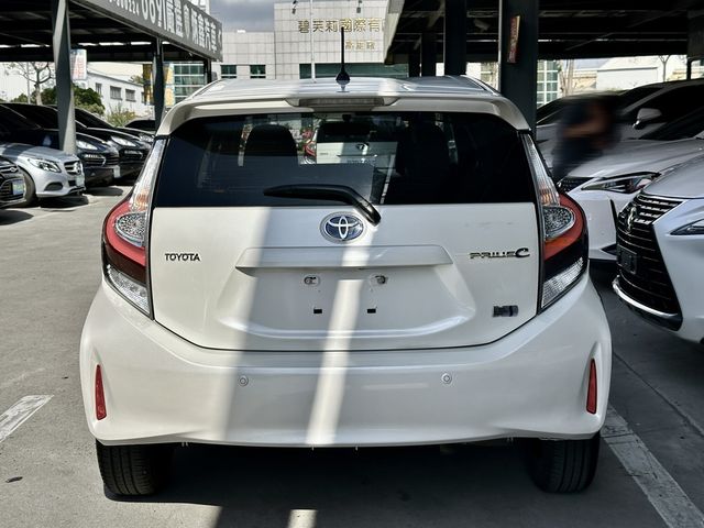 TOYOTA豐田 PRIUS C  第4張相片