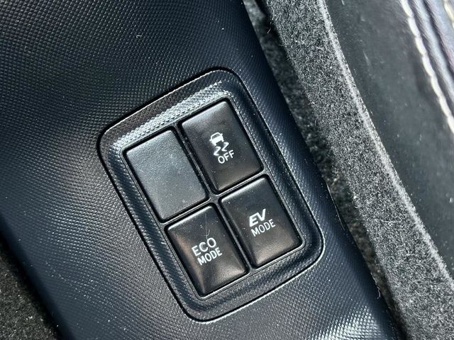 TOYOTA豐田 PRIUS C  第12張相片