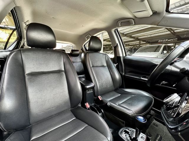 TOYOTA豐田 PRIUS C  第15張相片