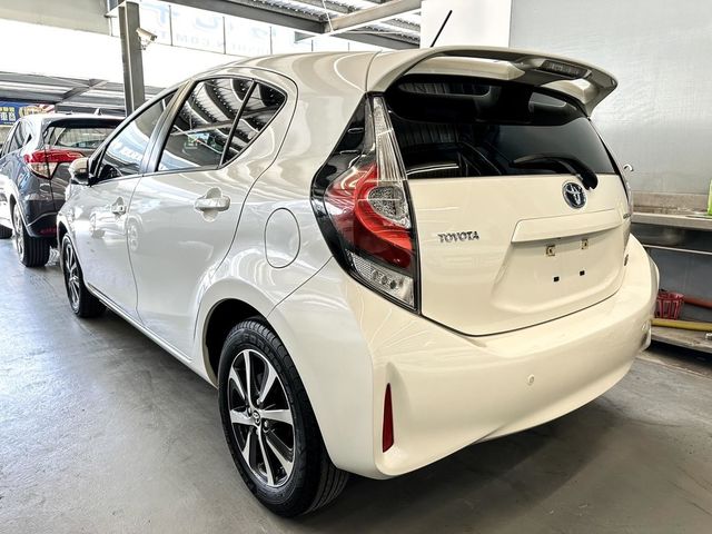 TOYOTA豐田 PRIUS C  第5張相片