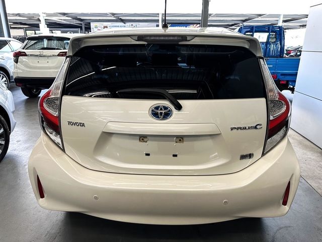 TOYOTA豐田 PRIUS C  第8張相片