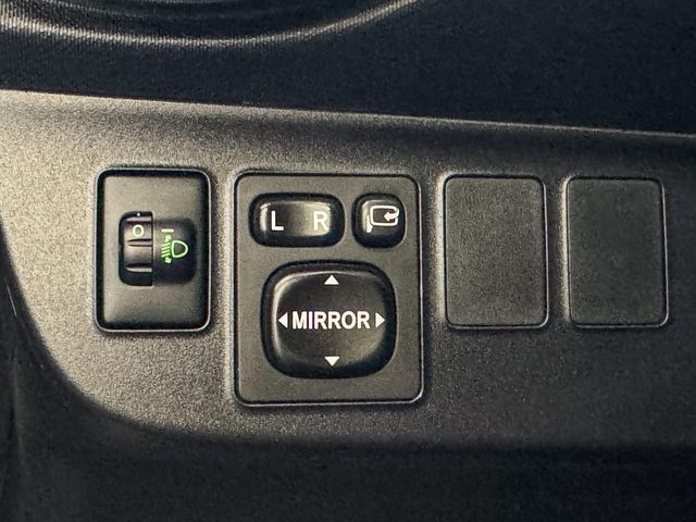 TOYOTA豐田 PRIUS C  第12張相片