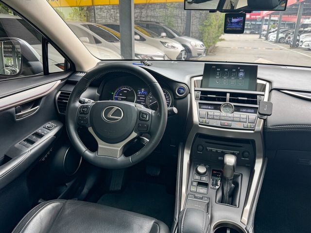 LEXUS凌志 NX300H  第5張相片