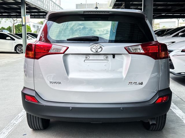 TOYOTA豐田 RAV4  第7張相片