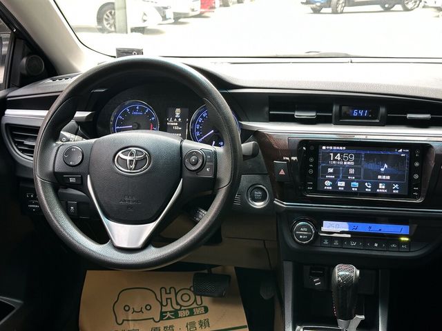 TOYOTA豐田 ALTIS  第2張相片