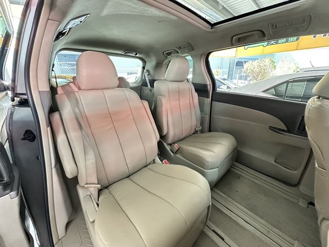 TOYOTA豐田 PREVIA  第3張相片