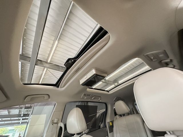 TOYOTA豐田 PREVIA  第14張相片