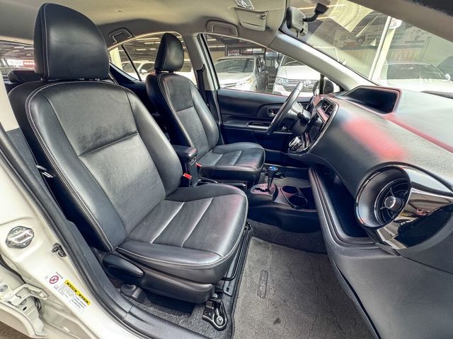 TOYOTA豐田 PRIUS C  第12張相片