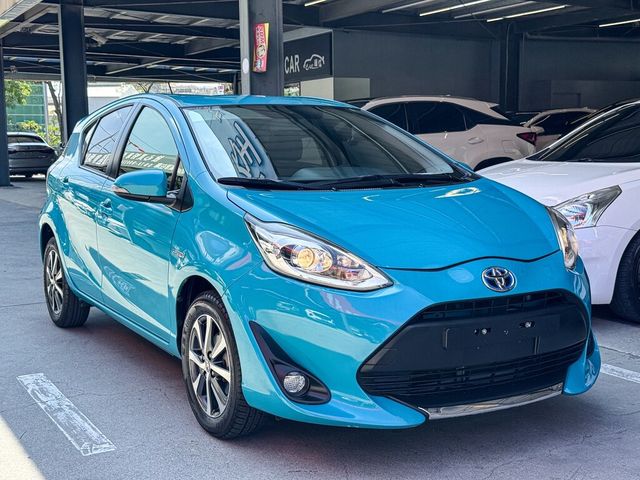 TOYOTA豐田 PRIUS C  第1張相片