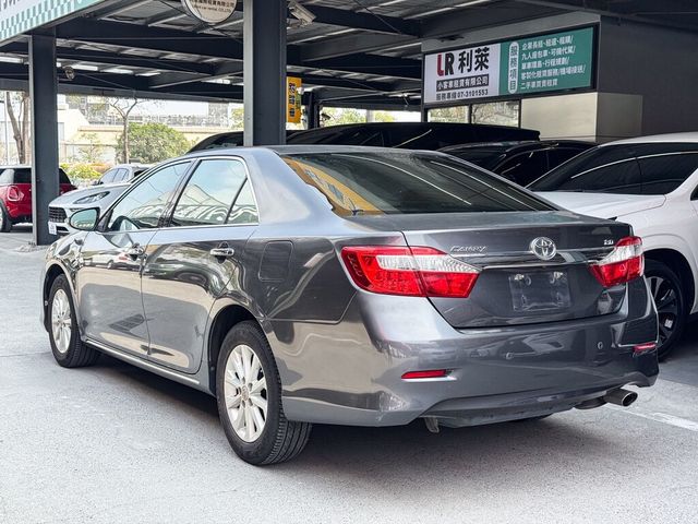 TOYOTA豐田 CAMRY  第2張相片