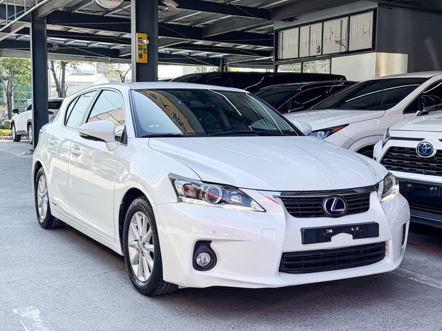 LEXUS凌志 CT200H  第1張相片
