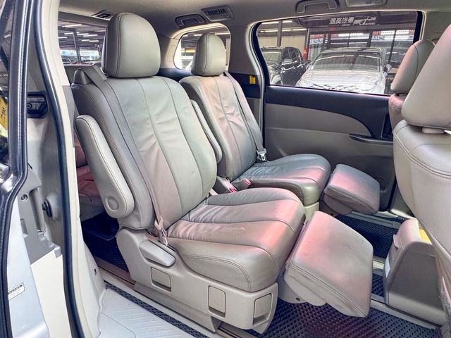 TOYOTA豐田 PREVIA  第11張相片