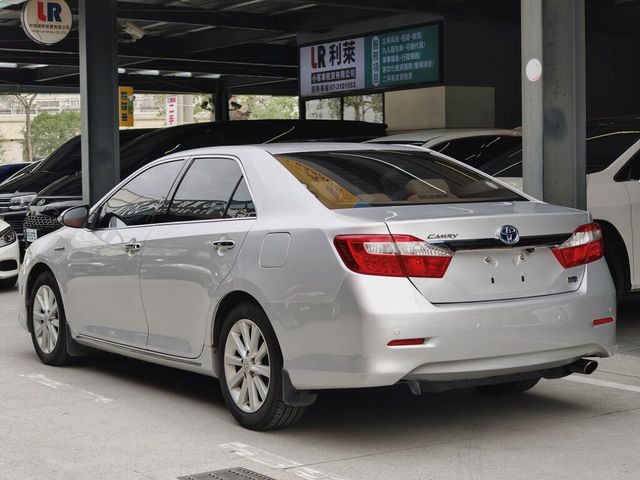 TOYOTA豐田 CAMRY HYBRID  第2張相片