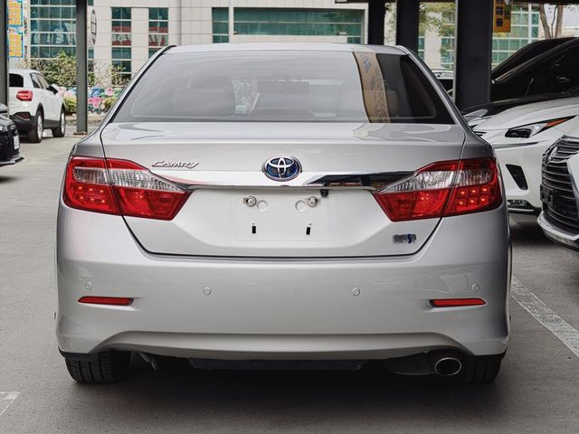 TOYOTA豐田 CAMRY HYBRID  第4張相片