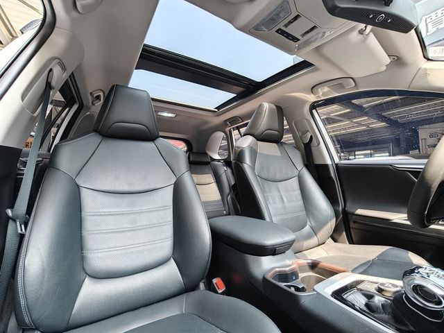 TOYOTA豐田 RAV4  第18張相片